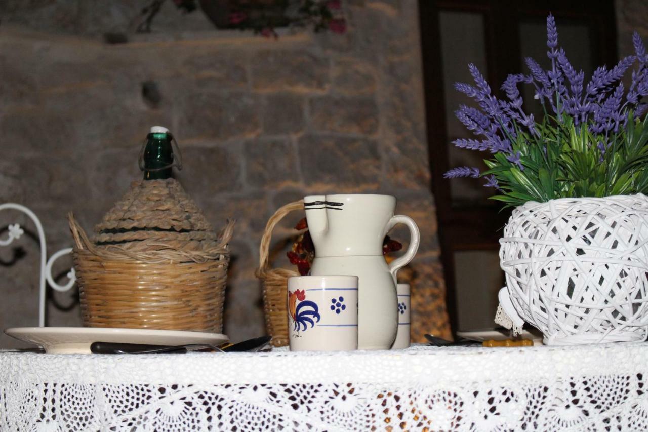 오스투니 Trullo Il Melograno 게스트하우스 외부 사진